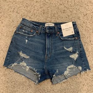 BRAND NEW A&F Mom Short